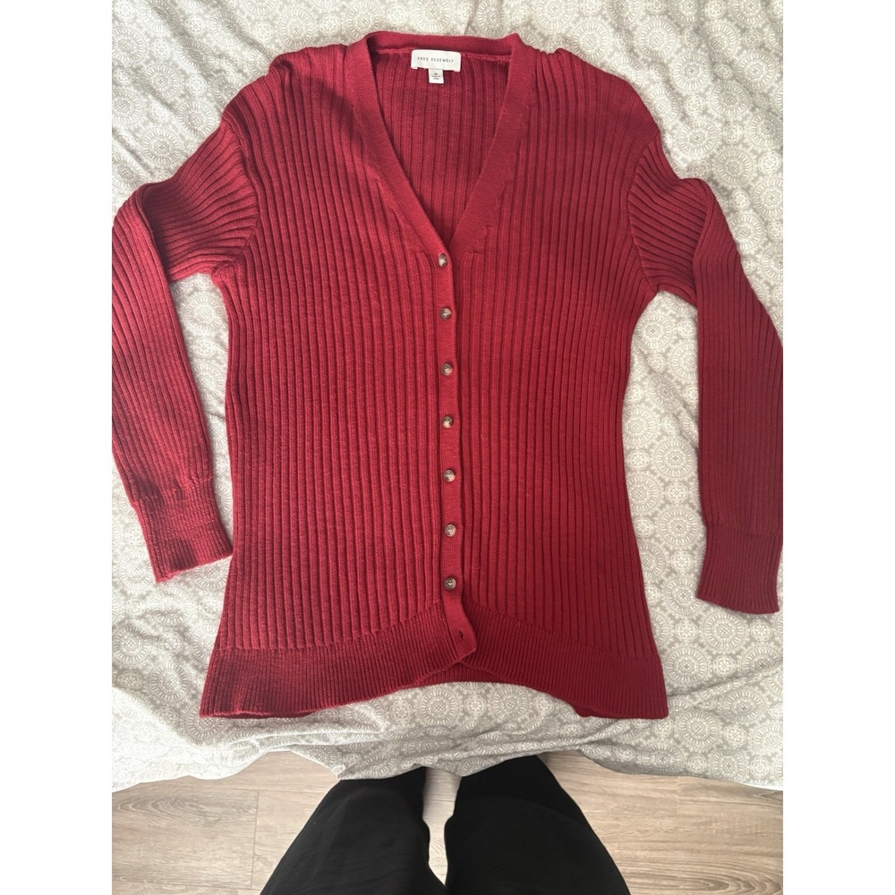 Free Assembly Women's Red Rib-Knit Button-Front V-Neck Cardigan Sweater M
